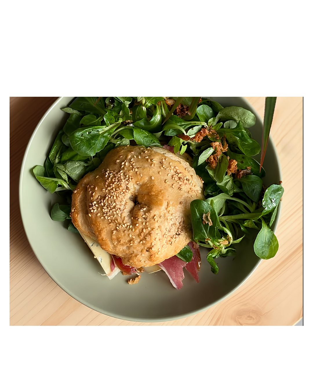 Assiette saisonnière dressée avec soin